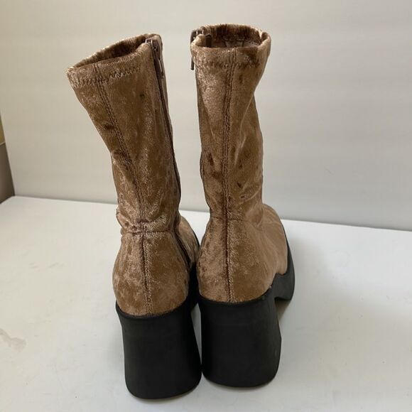 NEW WITHOUT TAGS STEVE MADDEN KLAYTON PLATFORM BOOTIES IN BROWN CRUSHED VELVET - Picture 4 of 11